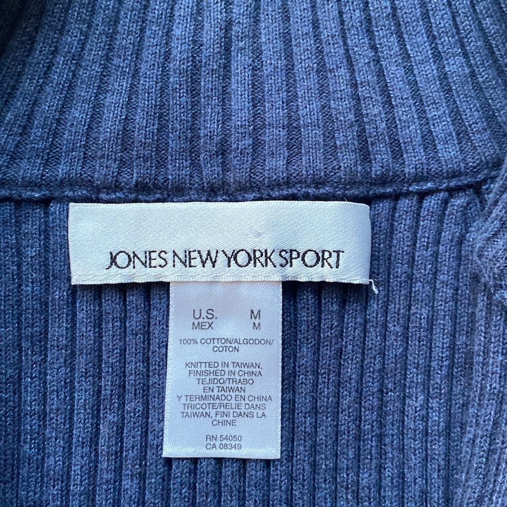 Sweater - Picture 4 of 4